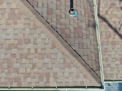 Roof inspection detail 33 — facing S
