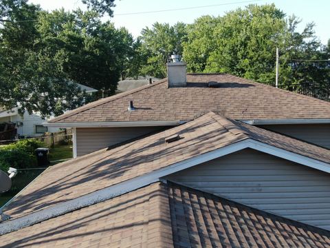 Roof inspection detail 66 — facing E
