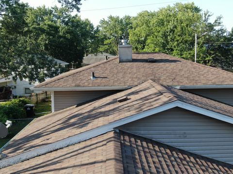 Roof inspection detail 67 — facing E