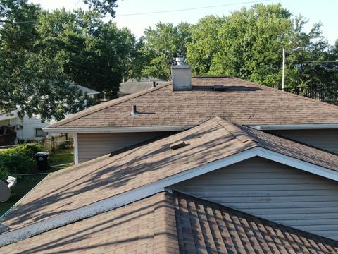 Roof inspection detail 68 — facing E